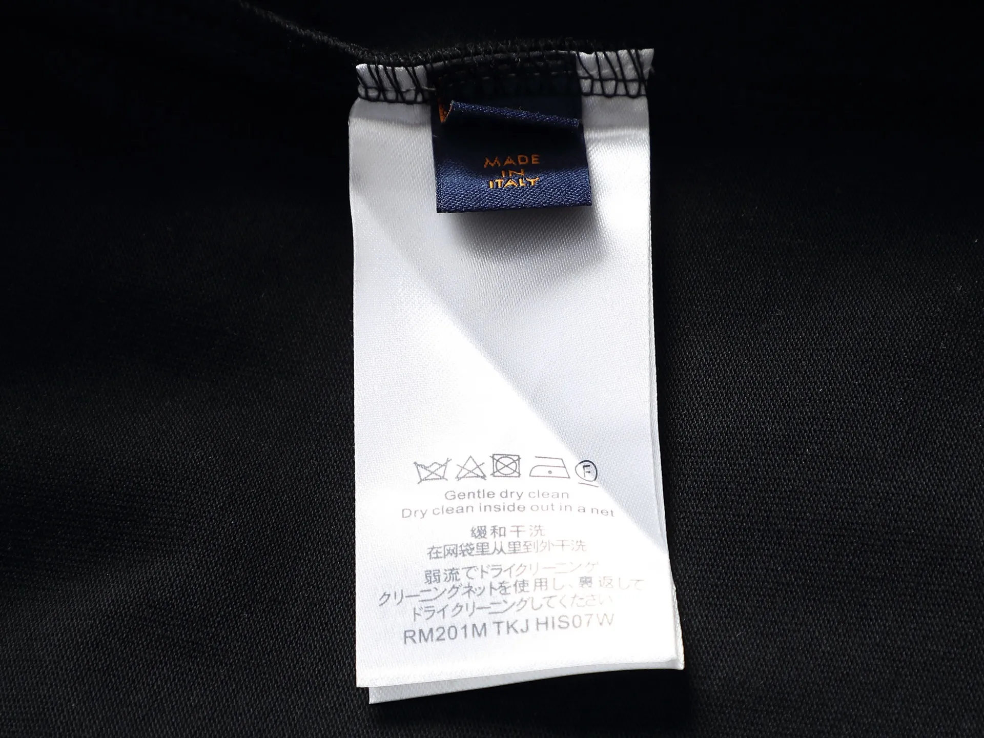 🅿️190 Louis Vuitton/Louis Vuitton English embroidery craftsmanship The large logo is exquisitely upgraded, inspired by the retro embroidery of the 1980s Original fabric Official same style Short-sleeved T-shirt 320g Same vat dyed fabric Very comfortable to the touch The latest brick cabinet synchronization for spring and summer Fashionable and individual Size: S M L XL